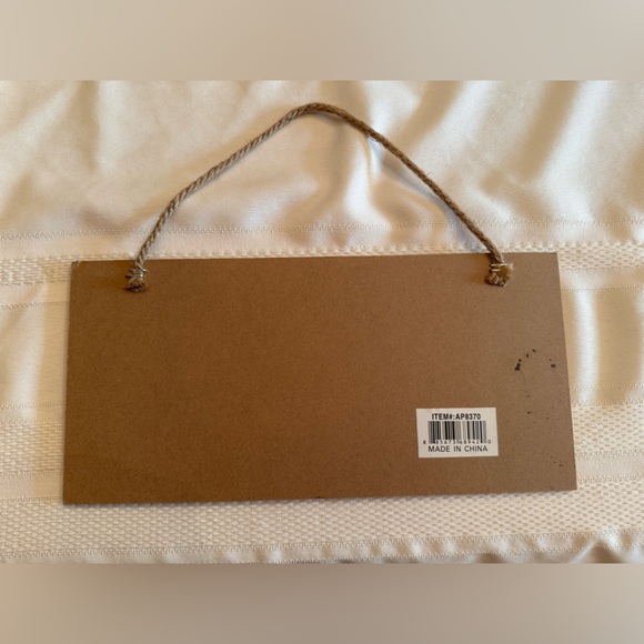 Red and Green Welcome Sign - Picture 2 of 2